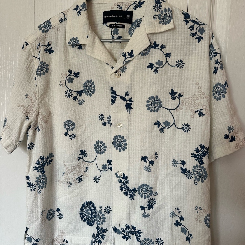 NWT - Abercrombie & Fitch White and Blue Patterned Shirt